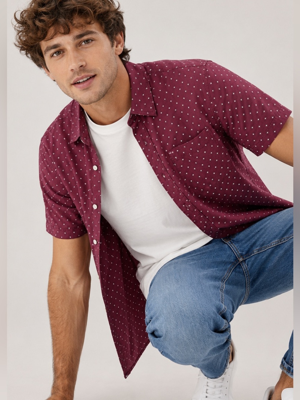 NWT American Eagle AE Micro Dot Resort Shirt Men’s S Burgundy Button Up